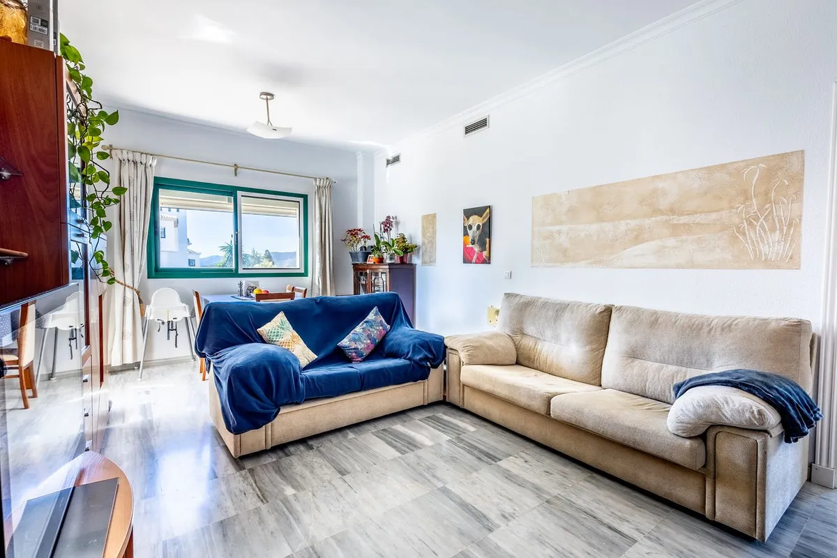 733f642e-c183-4a4c-b7fc-2d5f881aca20