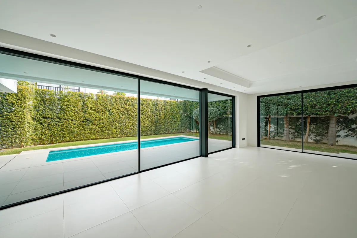 c0127e7d-709d-4442-a3d3-57014736b7bf