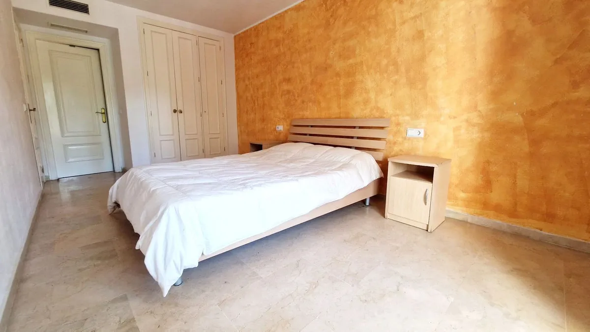 7b99a2f1-8b7b-44e2-acfd-fbf69e3ae11f