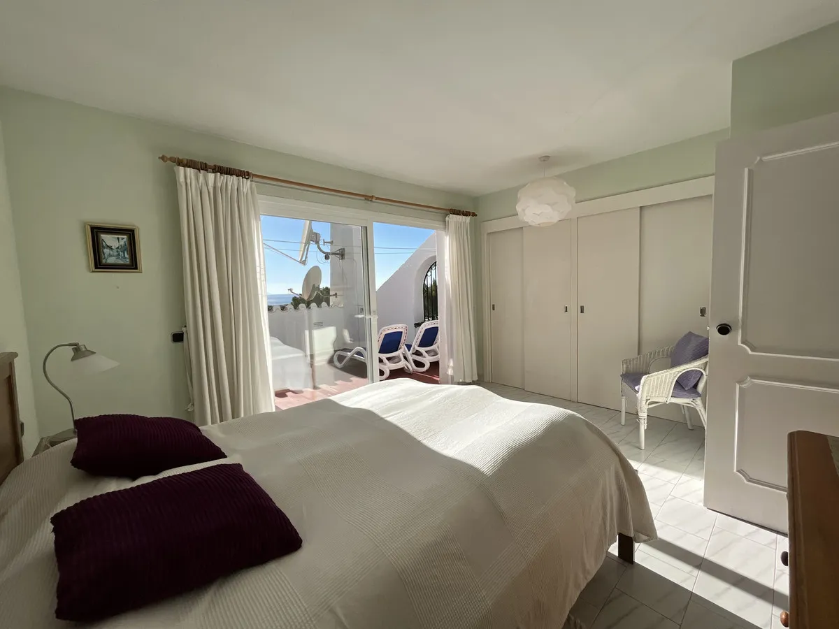 0e92d9f8-4c0e-408a-a2d0-fe34d4bf9b98