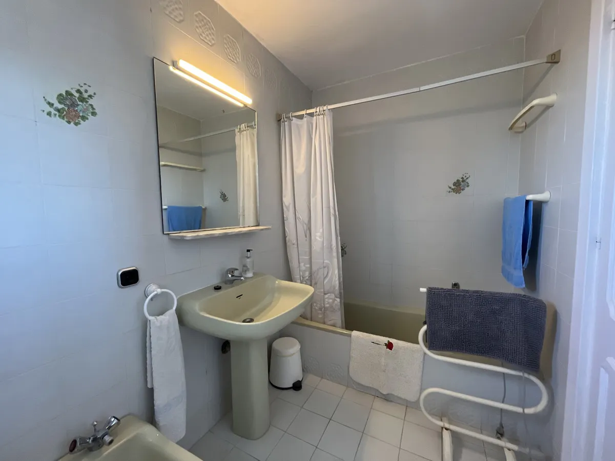 84780376-5c67-48ad-baed-1b2694f76360