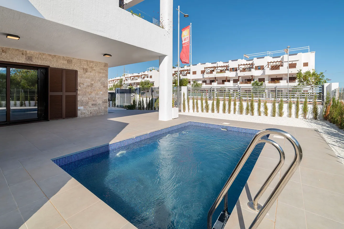 8a00d0fd-7aa5-450a-addb-31c1400f3832