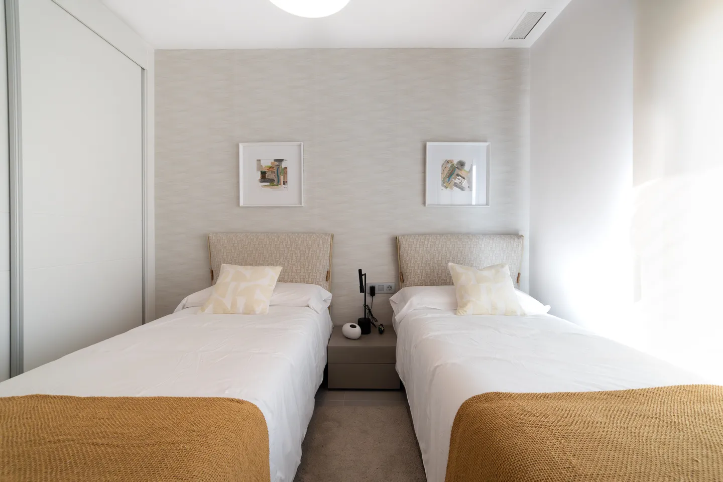 1b498388-d525-4045-b8ab-55f601f96463