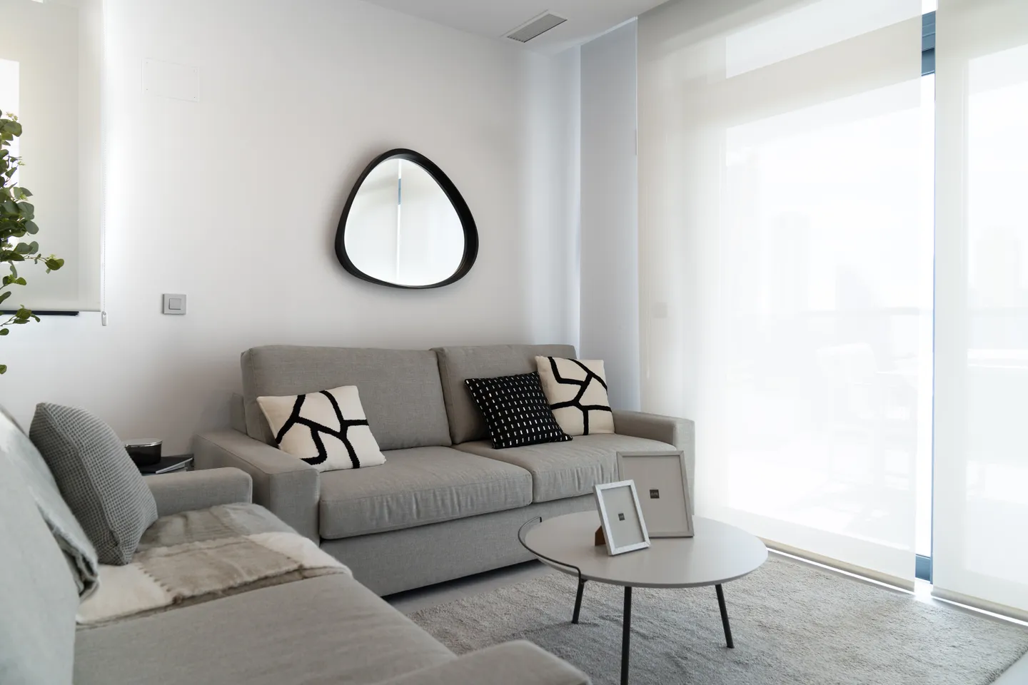 cedb49c0-d76d-4615-a372-5691a47e4323