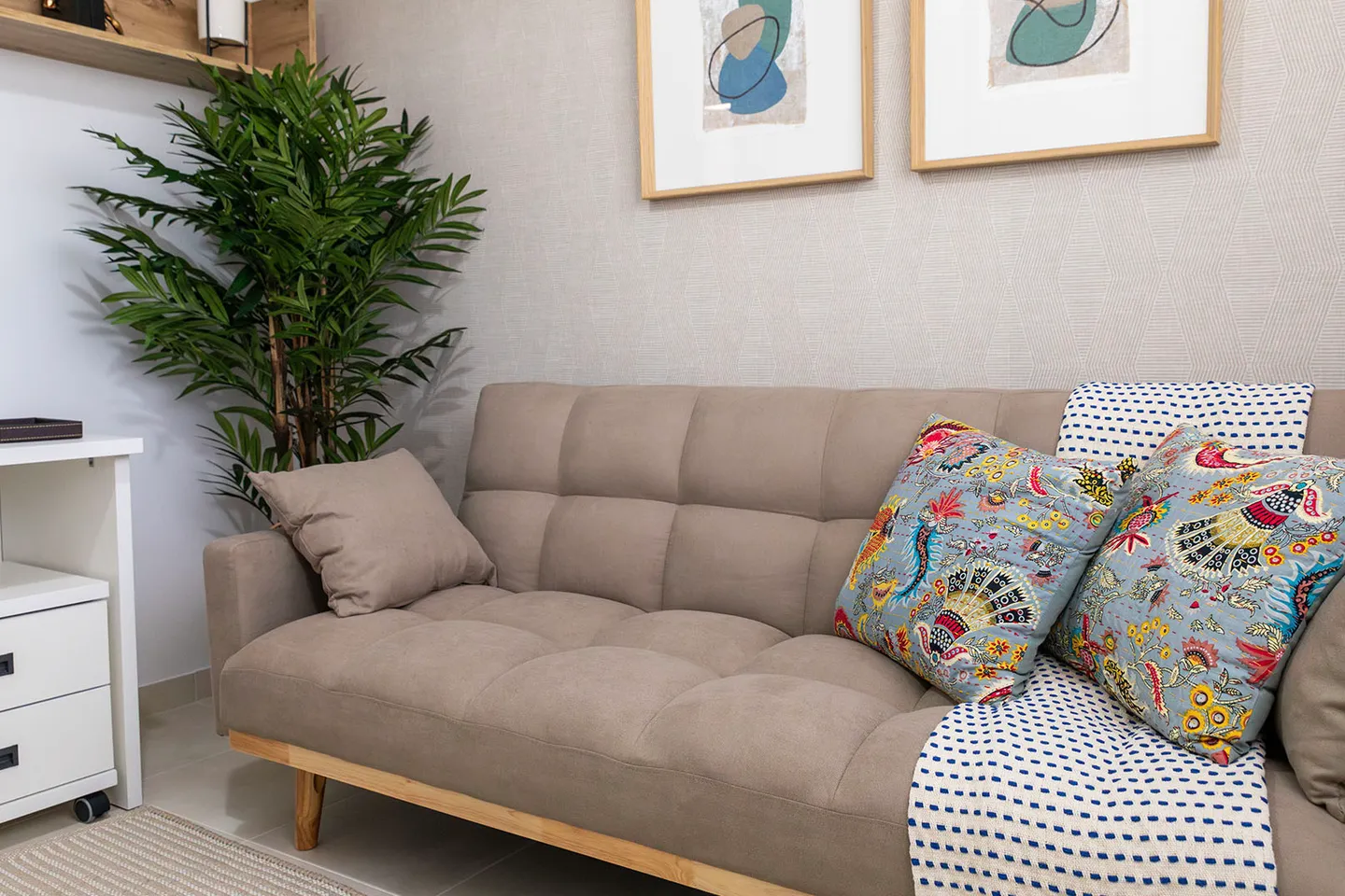 ef69e857-a8d8-4e45-96a2-bd729ee1b76d