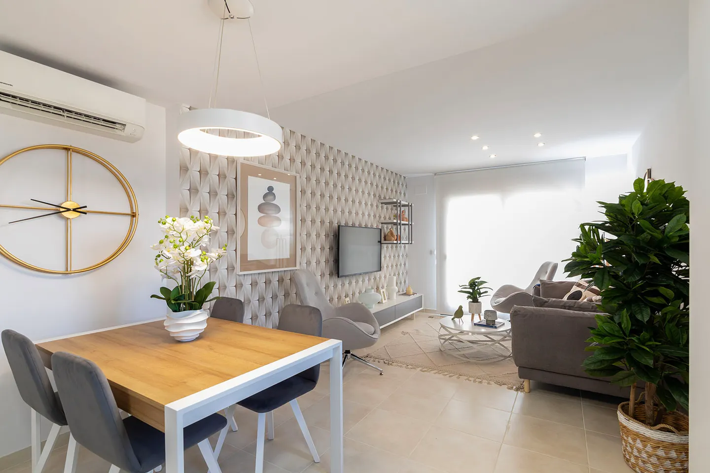 8aef46e0-26bf-4057-a765-9077af1b5e80