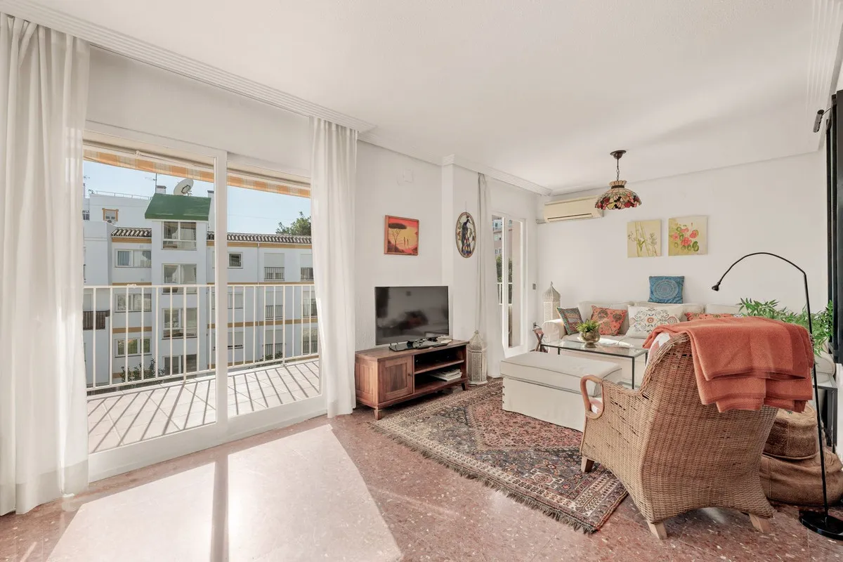 2315e300-90ba-4d6c-b410-9d0e9a319a77