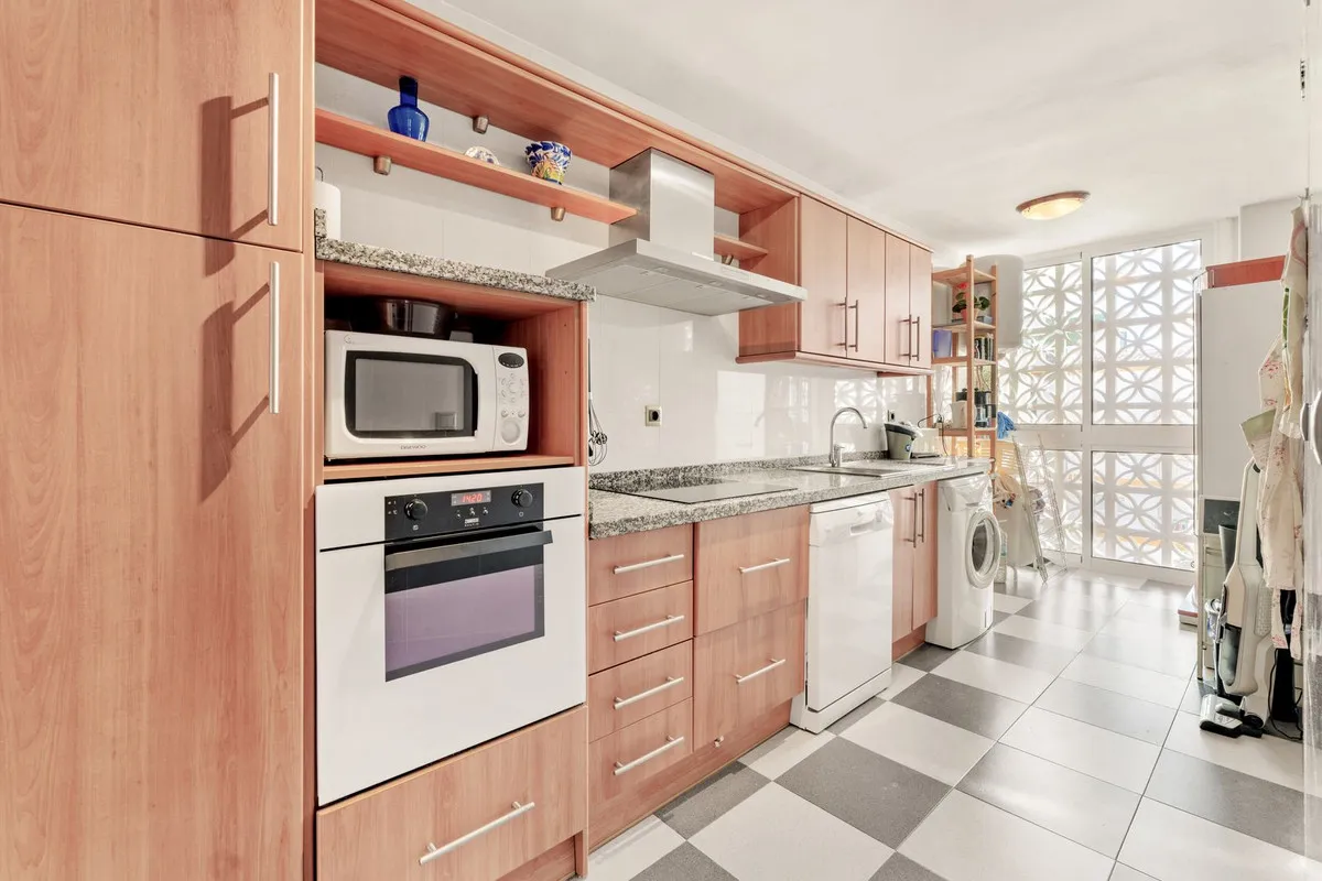 696eb972-9fe4-4595-96f5-ab4510afaad0