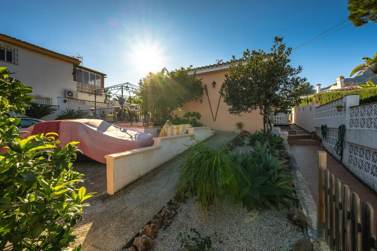 72fe24f5-5b29-4b3d-9106-0d60efab3c85