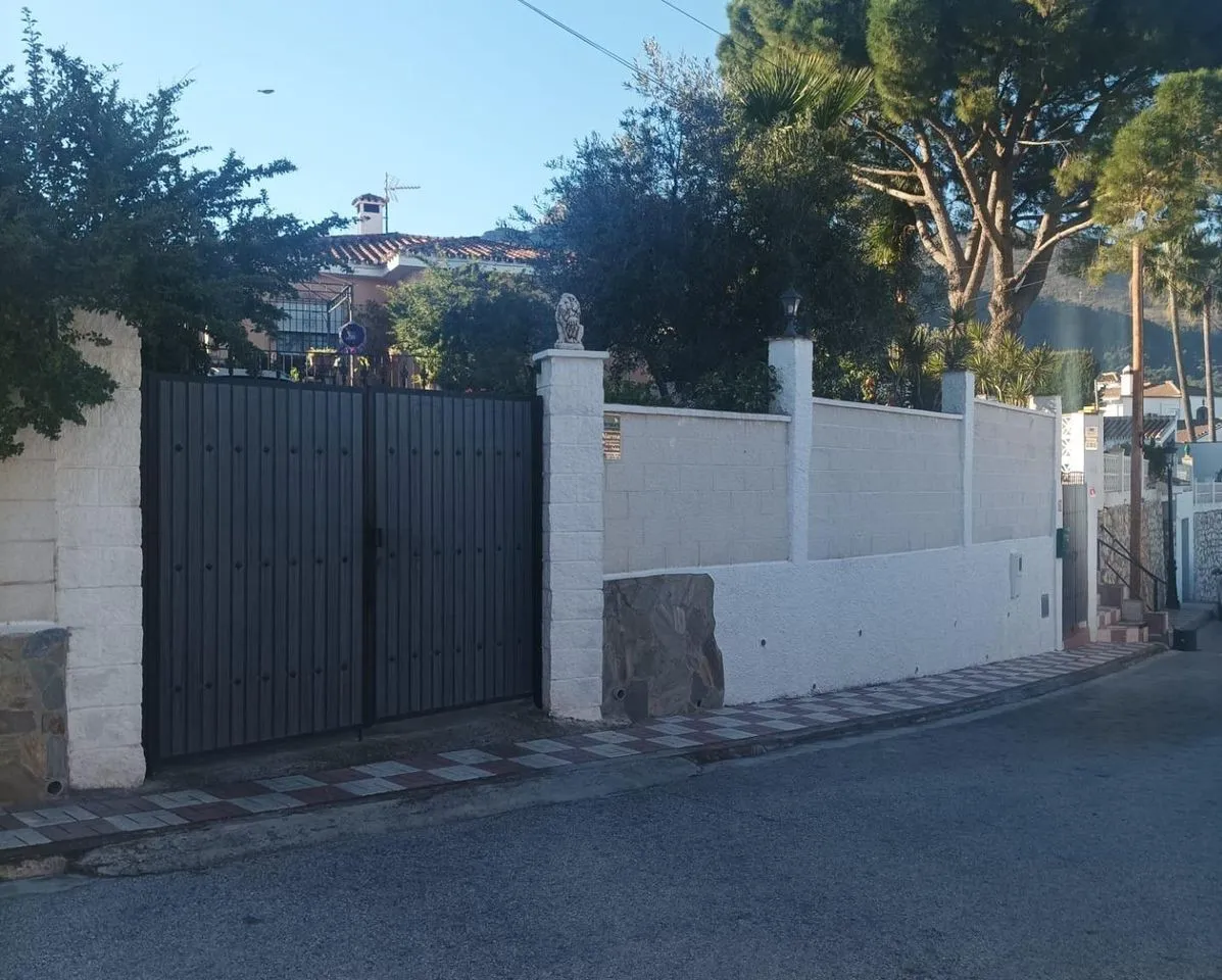 aeeb5c0a-f45c-4a6b-8c38-9874b7357873