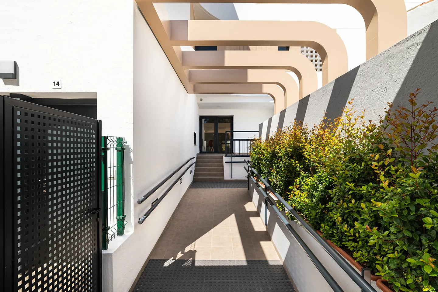 d3cf16e7-579b-49fd-ac95-1abe9e8229d8