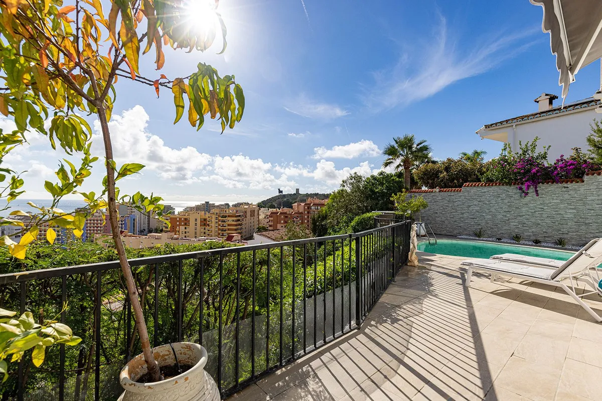 223dbee4-8050-4cab-988e-8fc083b968ce