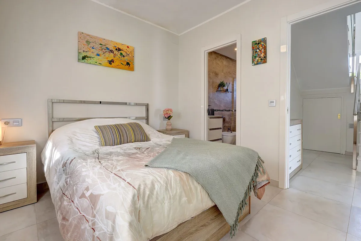 dd338d7b-9fb4-47ad-bd4e-6cfd8bf593c6