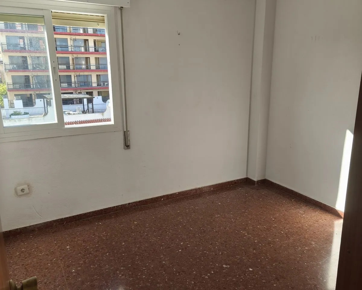 b01b8a28-42cc-4db8-89dc-4209fd75b0d5