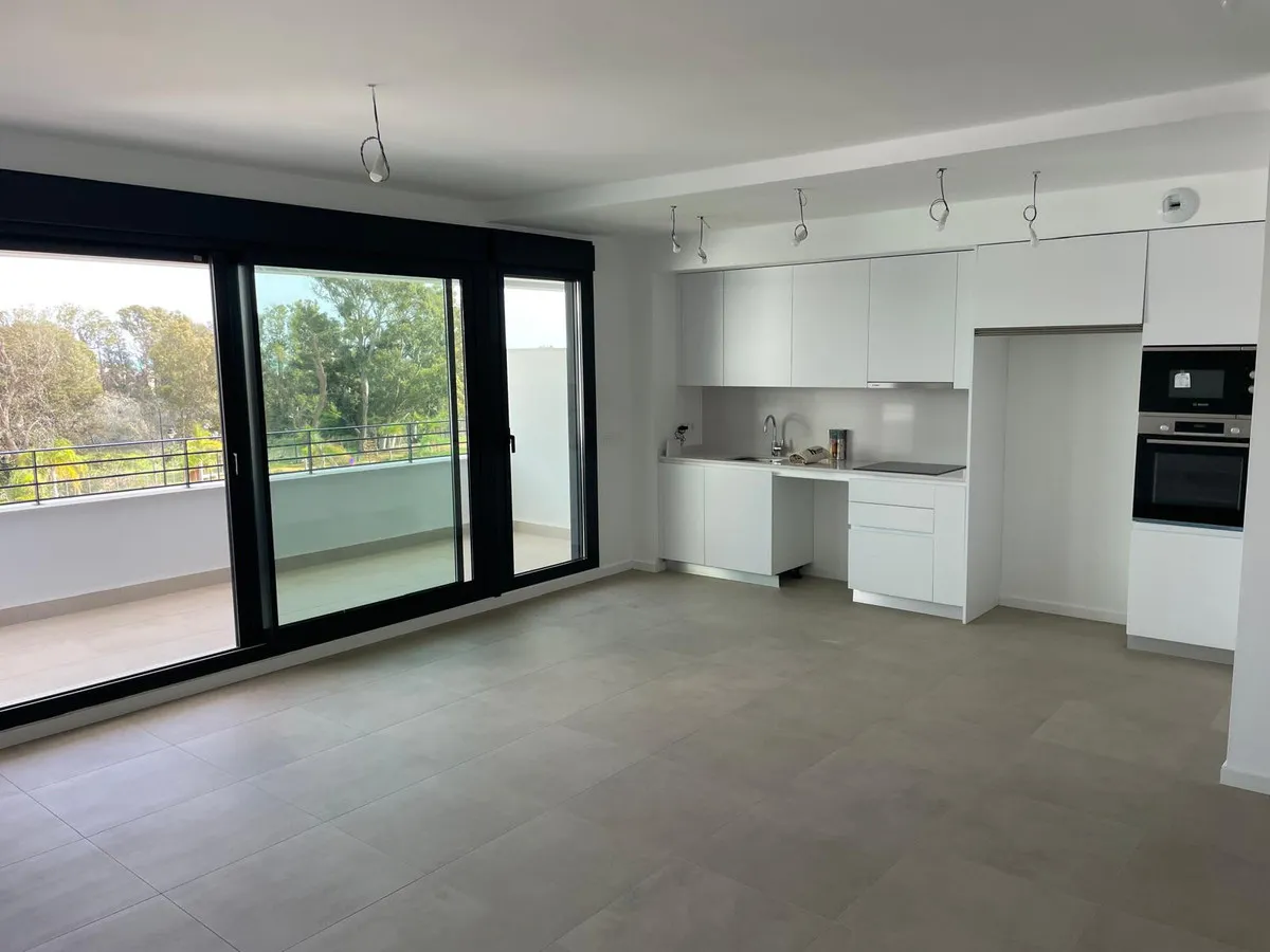 90fc3f4c-1082-4ead-9fbf-0bde1b1085c9