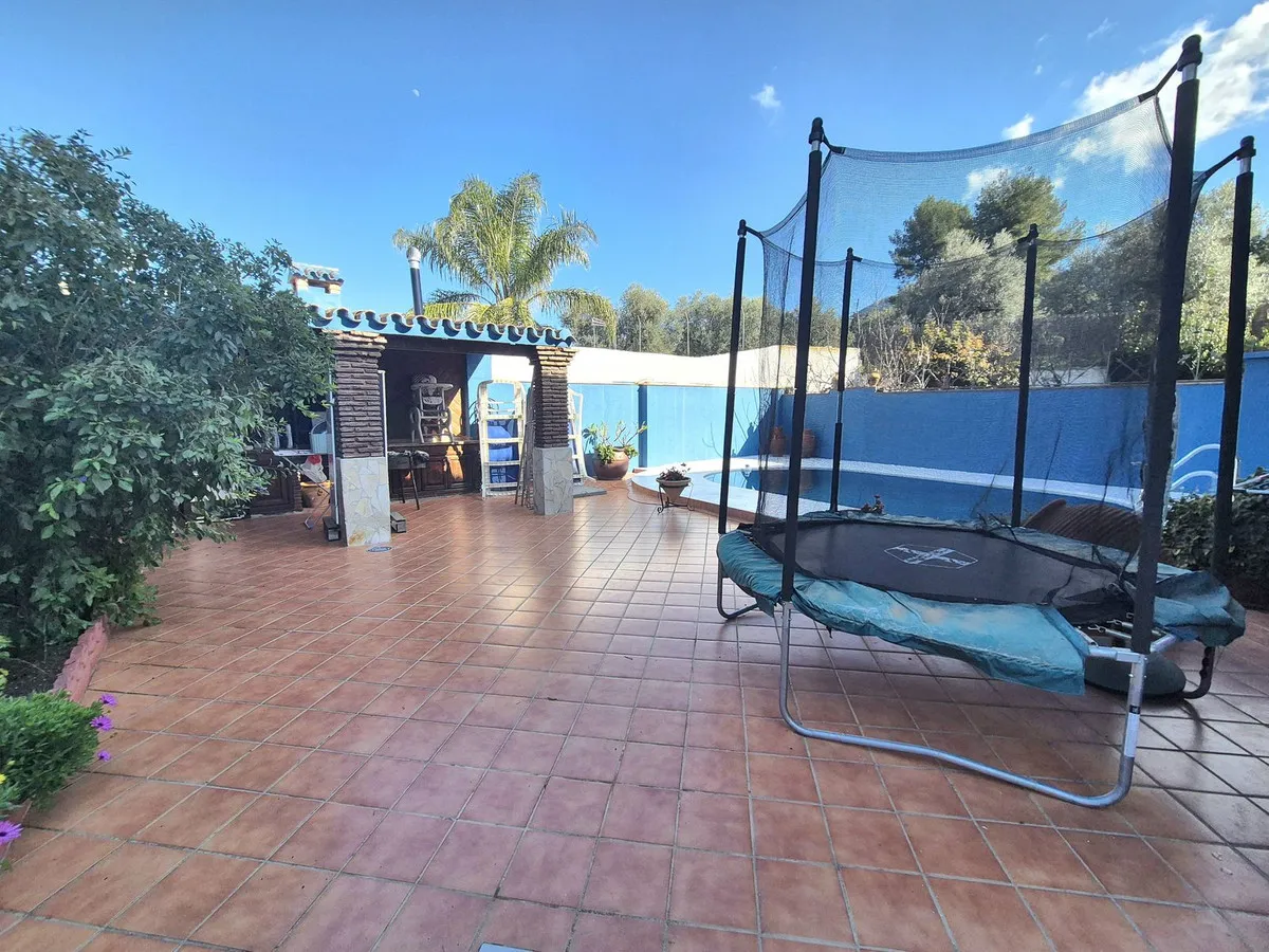 2efb02f8-d77f-48f5-bbec-f8248e8a9c5f