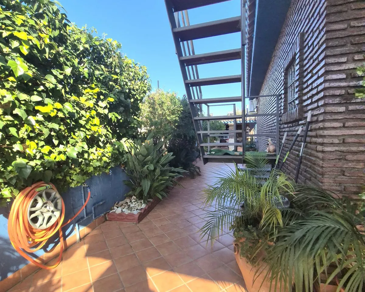 fcbf86b8-69dc-42d1-8db6-ce3d1dd971b2