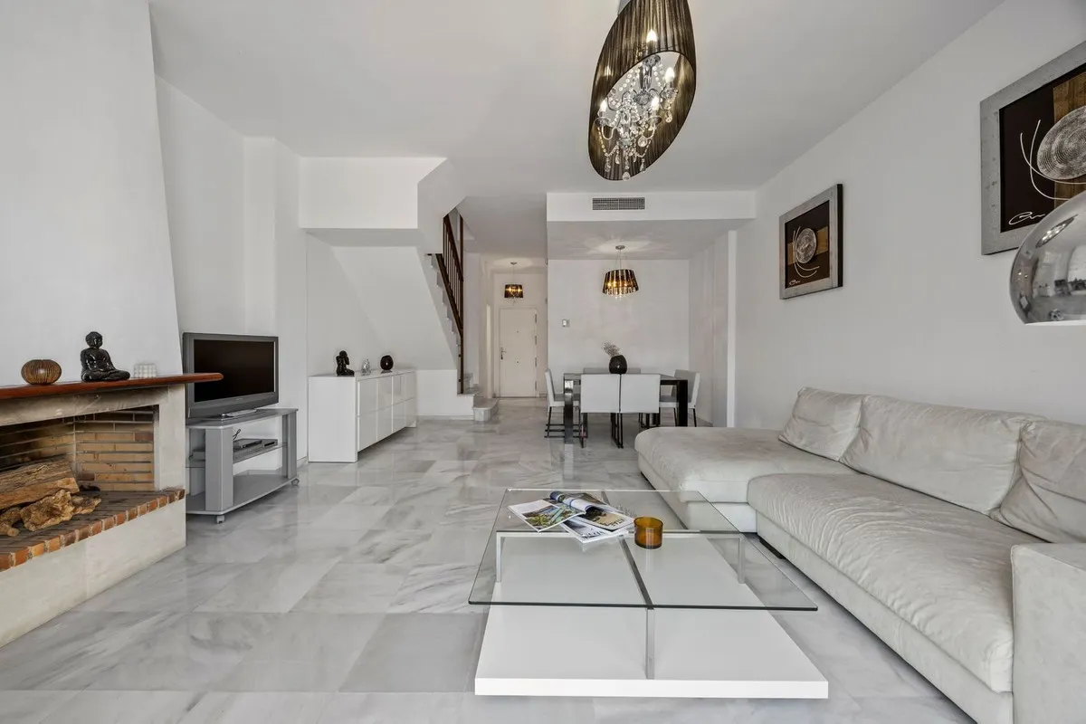 d449bb08-4e57-48e4-9f37-bd747ce608a9