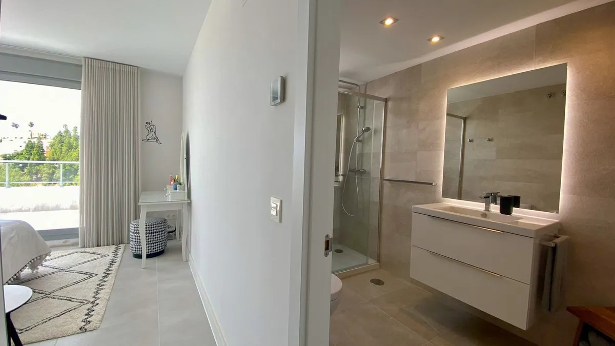 308acc29-3f4e-439b-9e2a-88f88c7b8613