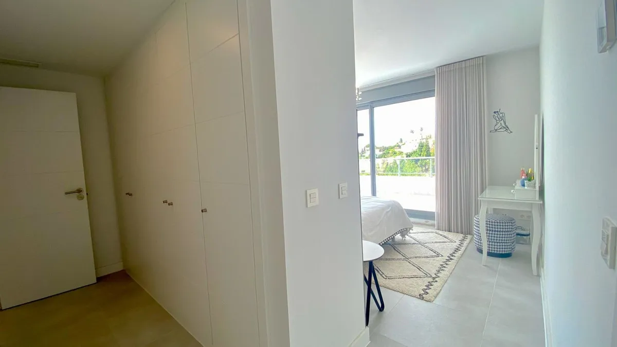 6207b4a0-4c0b-484e-afd5-892a26e559f3