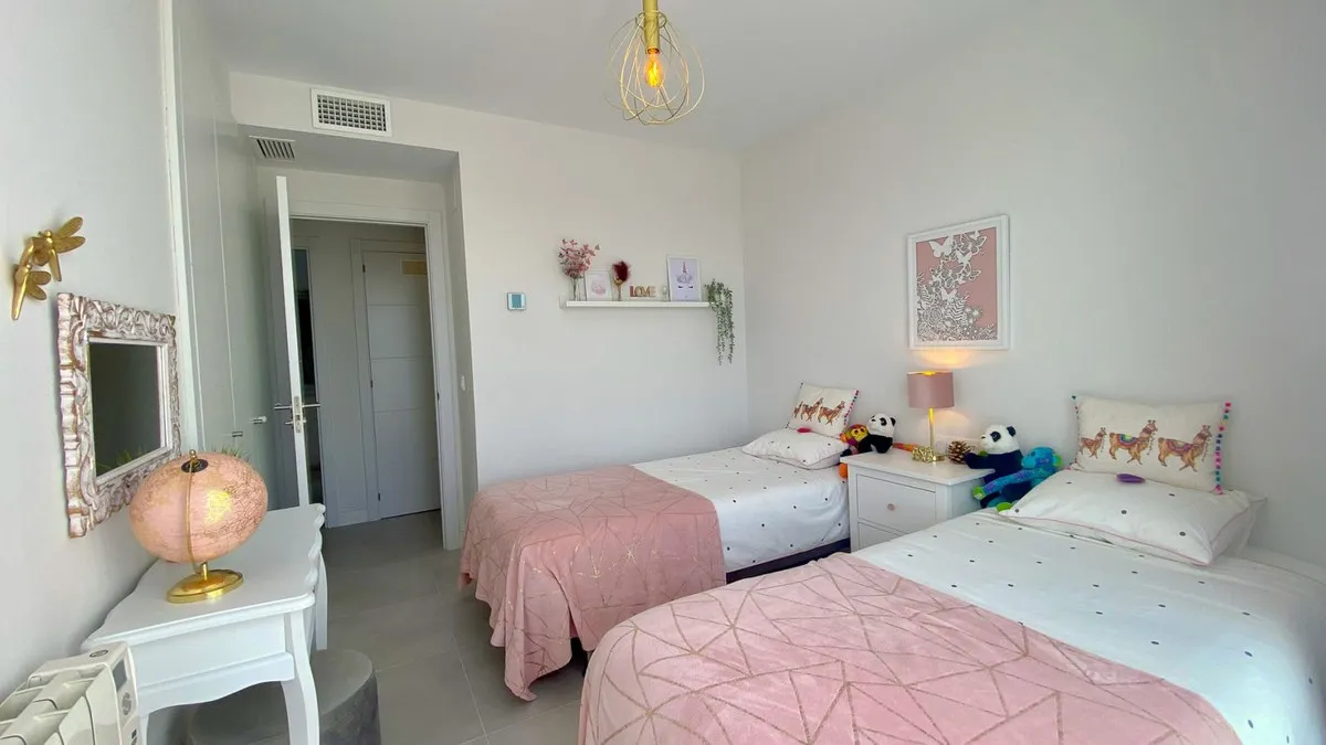 6c417800-ced1-4415-9242-2eca5e6f8512