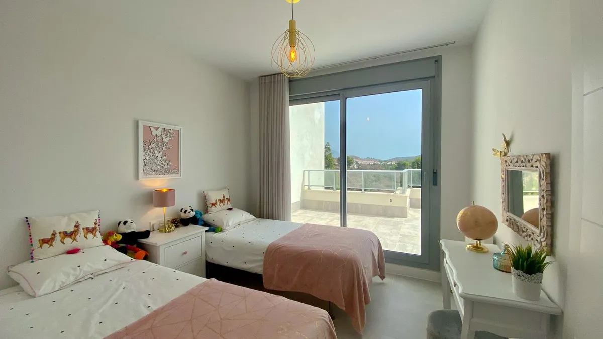 bd74dd0b-acbd-4d37-a714-3361fb0cfd8b