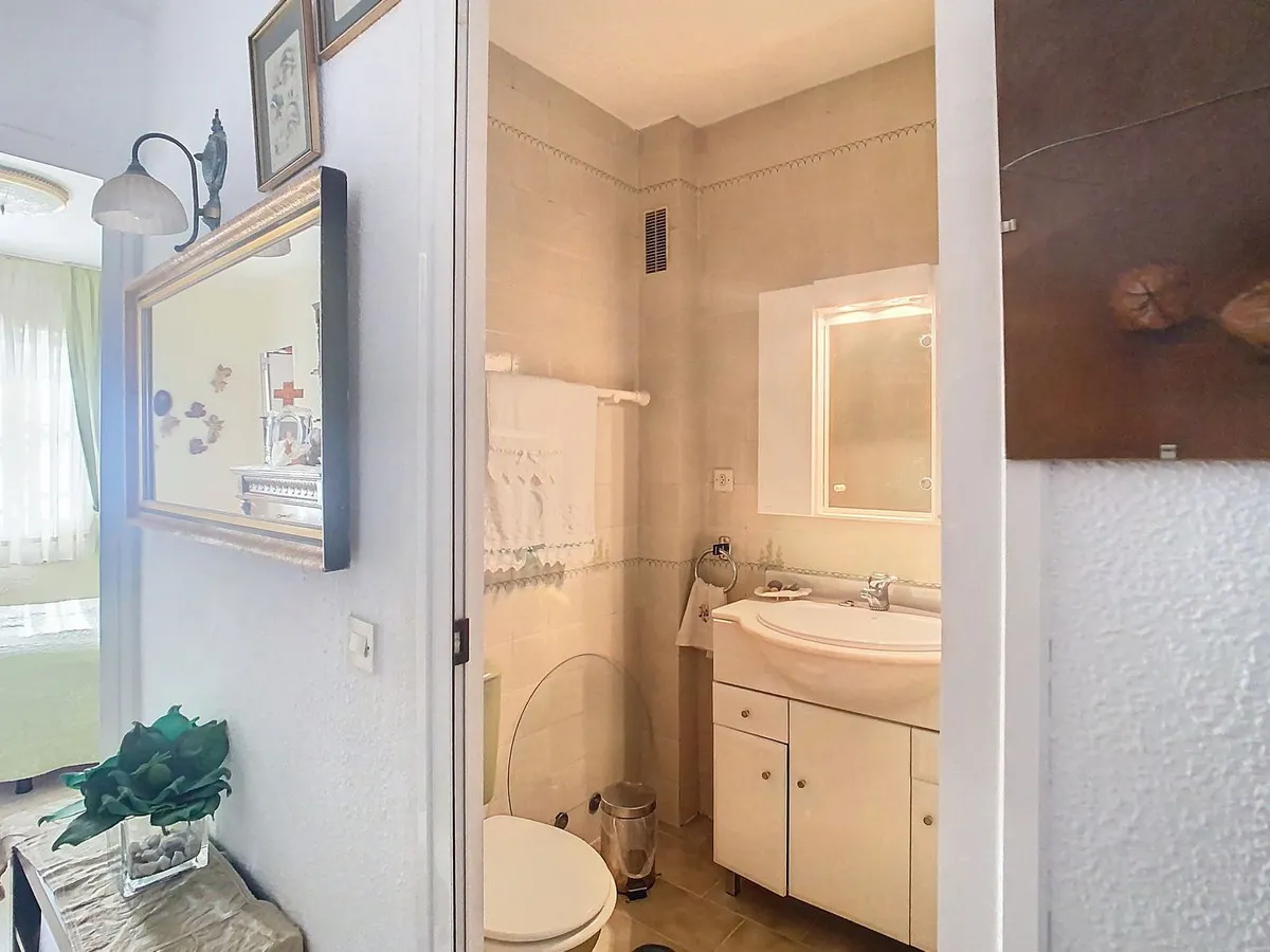 b306c840-ec92-421c-b530-7726a0431408