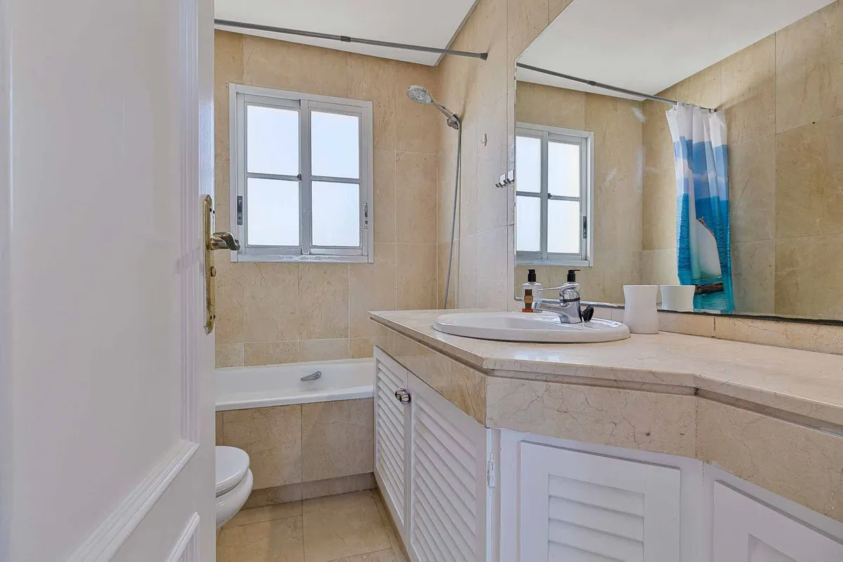 5d5e633b-3081-46dc-8773-99b4b468f3ac