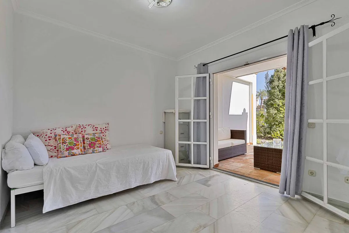 67f23f7f-1936-4907-86c5-a6b042584805