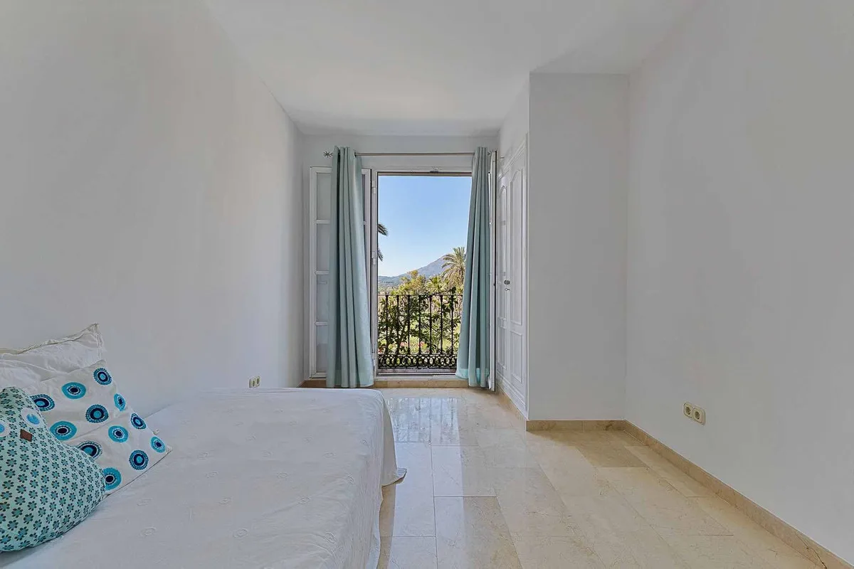 96a8cf2b-7804-4bf8-807f-38d33bf68a20