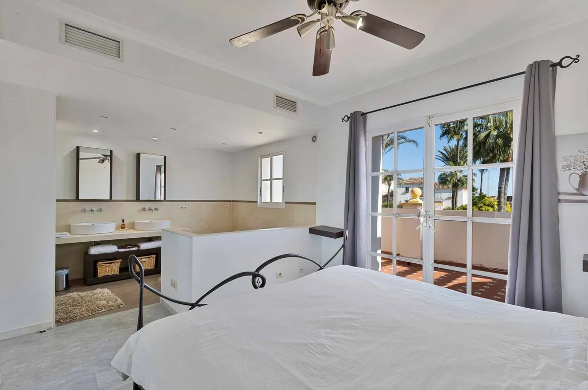 f34bfb2f-25e5-438d-8563-148c08b5dbcc