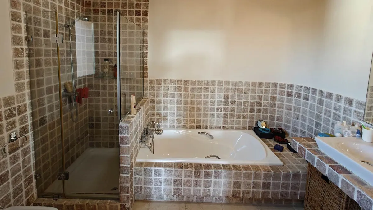 0f7d1d91-1200-401c-8190-3482bcffb237