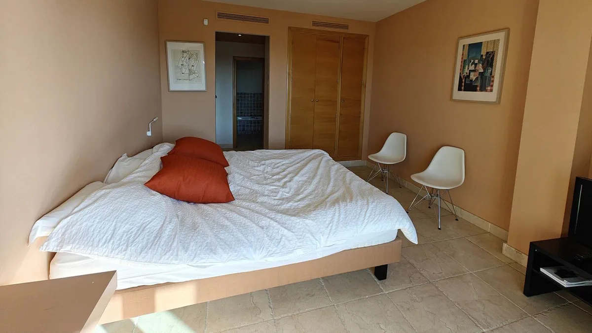 8778eb72-e56b-4d54-8b62-f2875c50330f