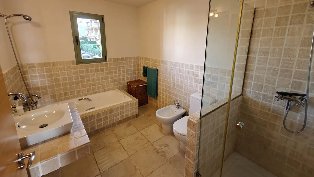 cbb500c3-62a2-4cc0-9870-11f32a91ecd1