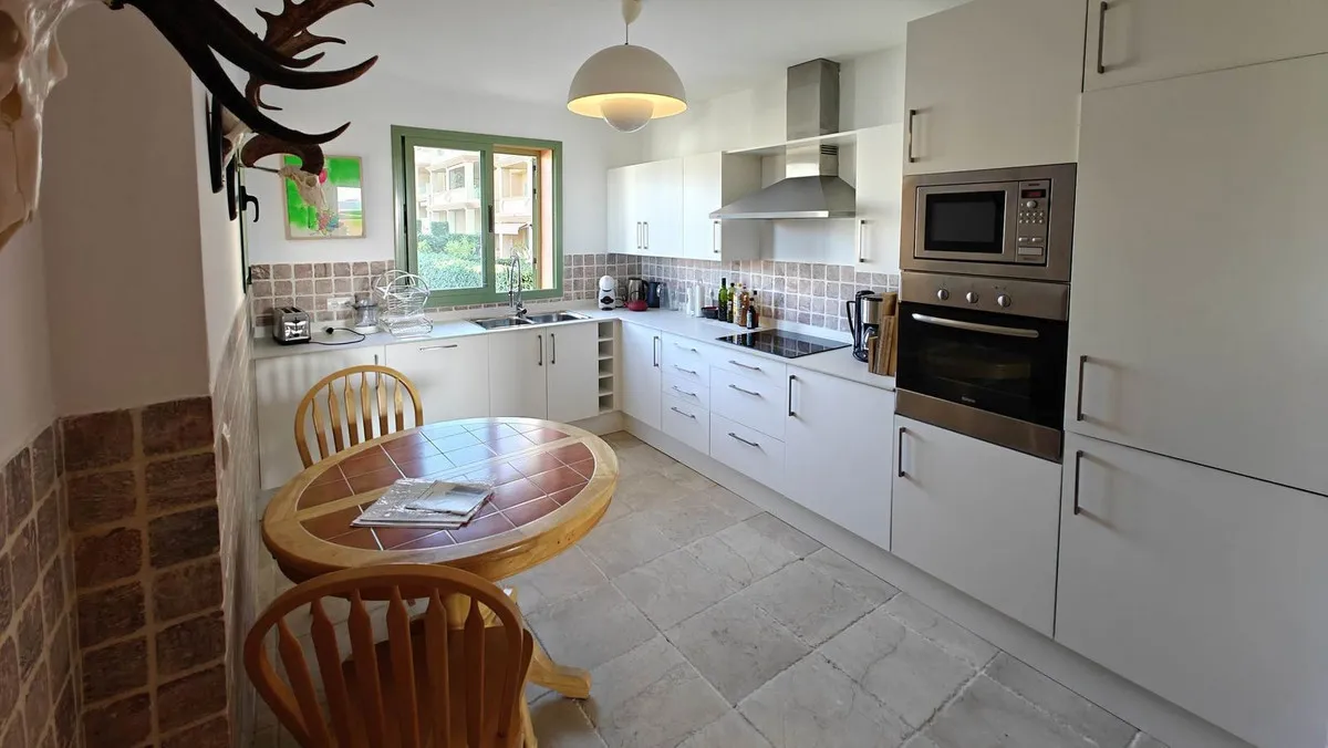 cc892e6f-6260-40c0-b52c-a8ef0aa1839d