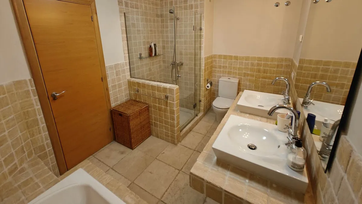 df748b44-7843-4cc2-90b0-4b78691f1f25