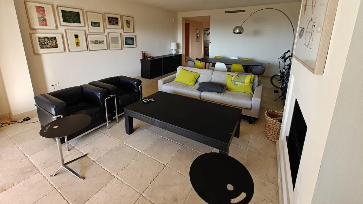 e981750d-595b-410c-a33f-23068c044f19