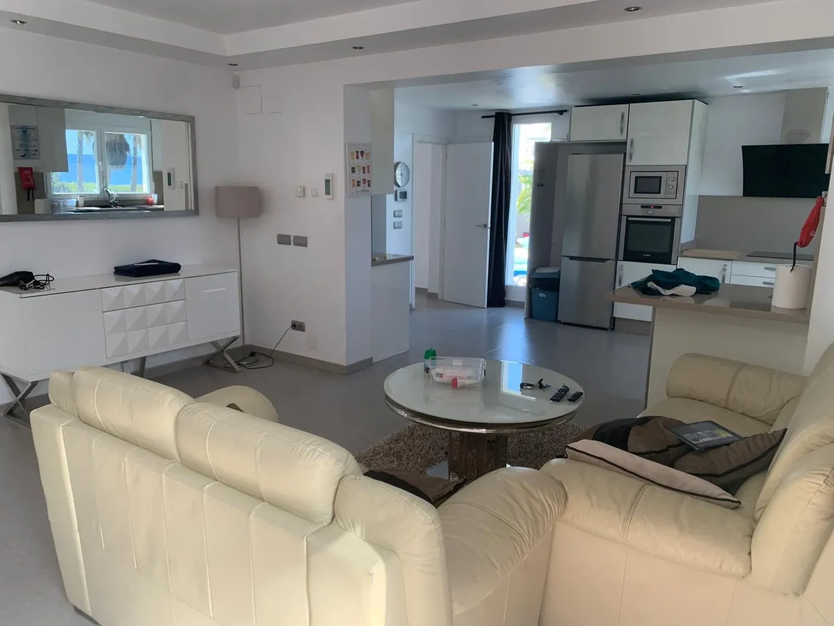 be1689b3-3432-41bf-b2b1-c75e232684ac