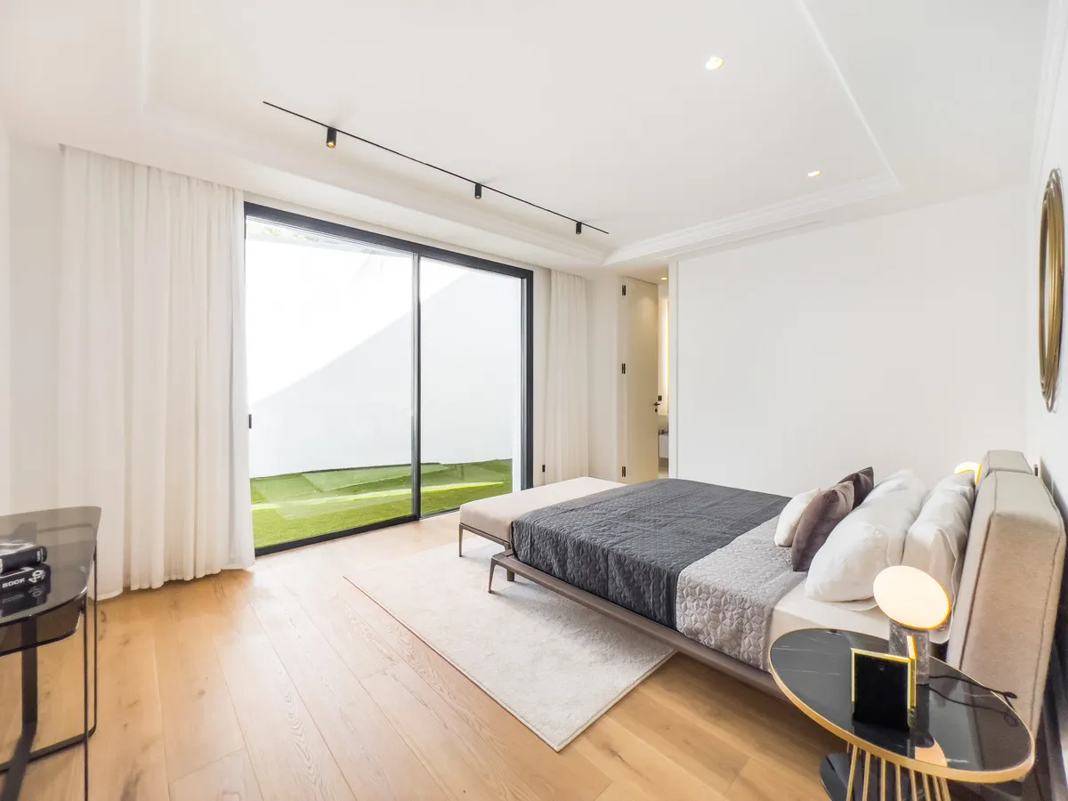 74c0e7f6-1554-4f77-9bfe-807617d2b6a3