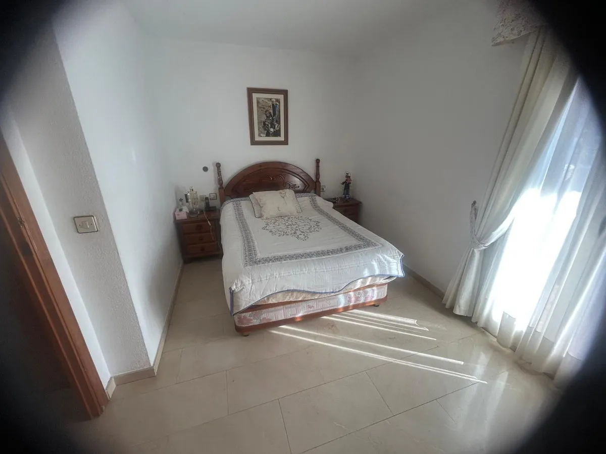 ca851946-b336-4f0f-9570-4d525aad1453