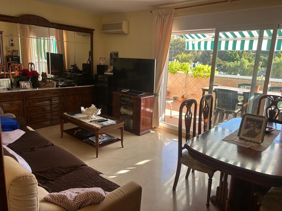 f38dbdbe-4fa3-42f3-8ff7-e66afb68e582