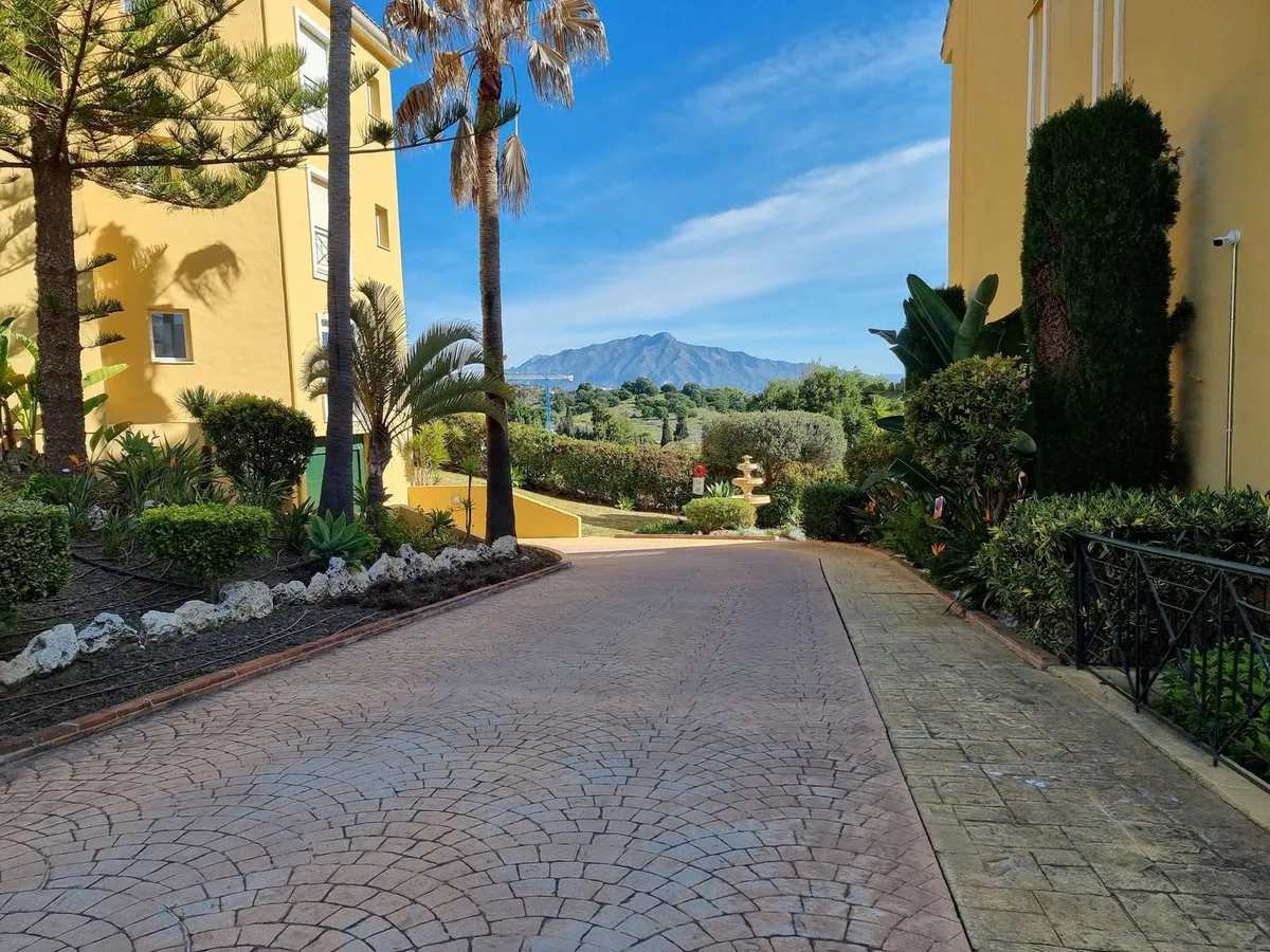 20b5886b-cca2-4271-8b8b-071103947449