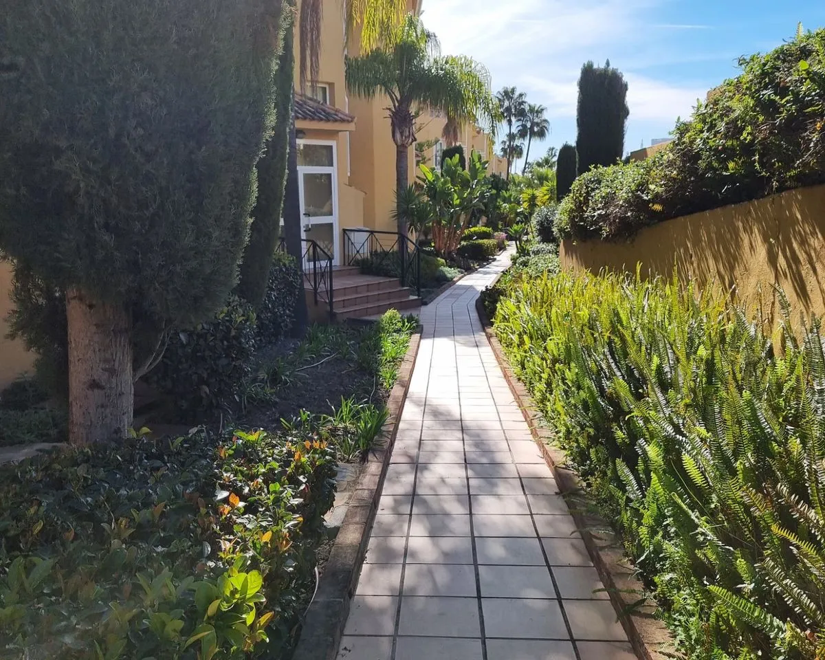 7890a408-c962-42af-ab3f-3835e1382cdd