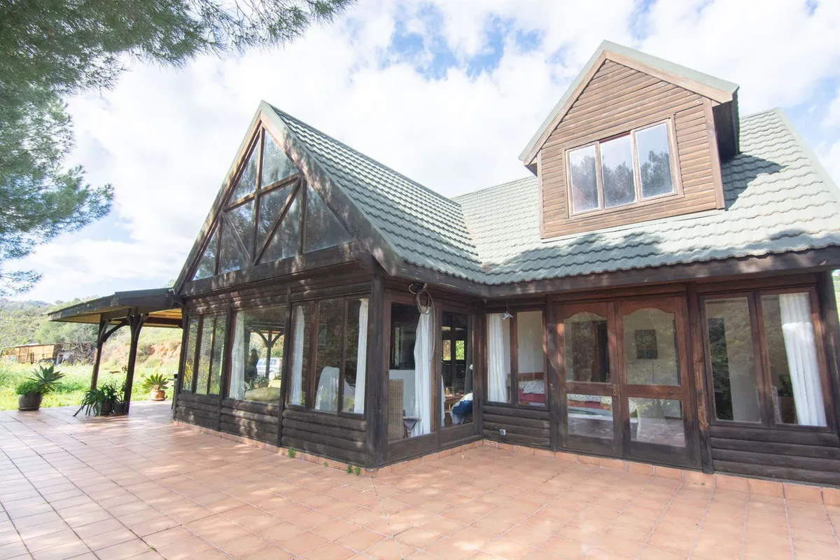 51b018f2-0f6e-4c66-ac87-0c3558d15c90