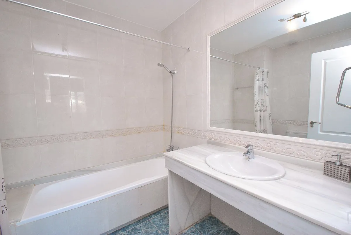 4de57650-7563-49d6-bb95-58391cb87f30