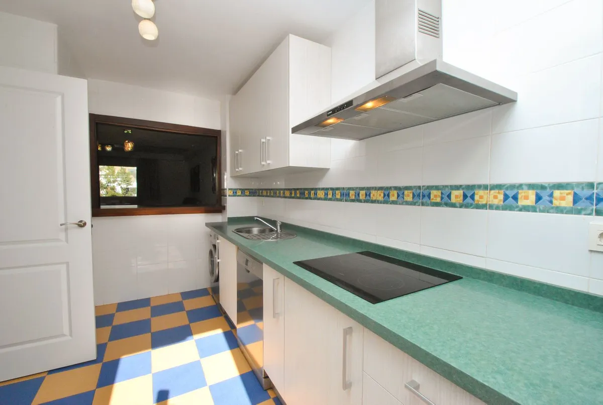 b220bd3c-42ec-495a-b8ab-1d4db1995e8a