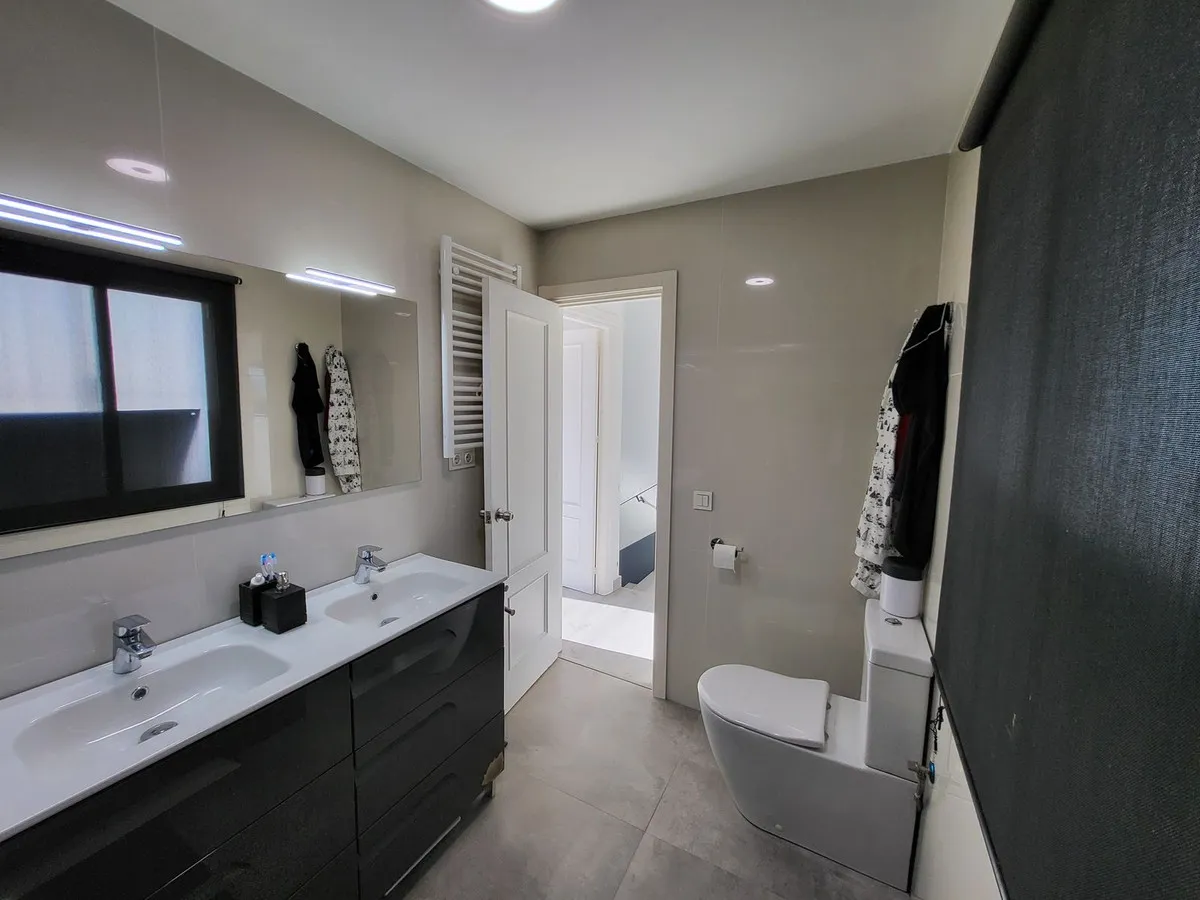 ce3634b7-1f03-4abd-892d-12ca32462846