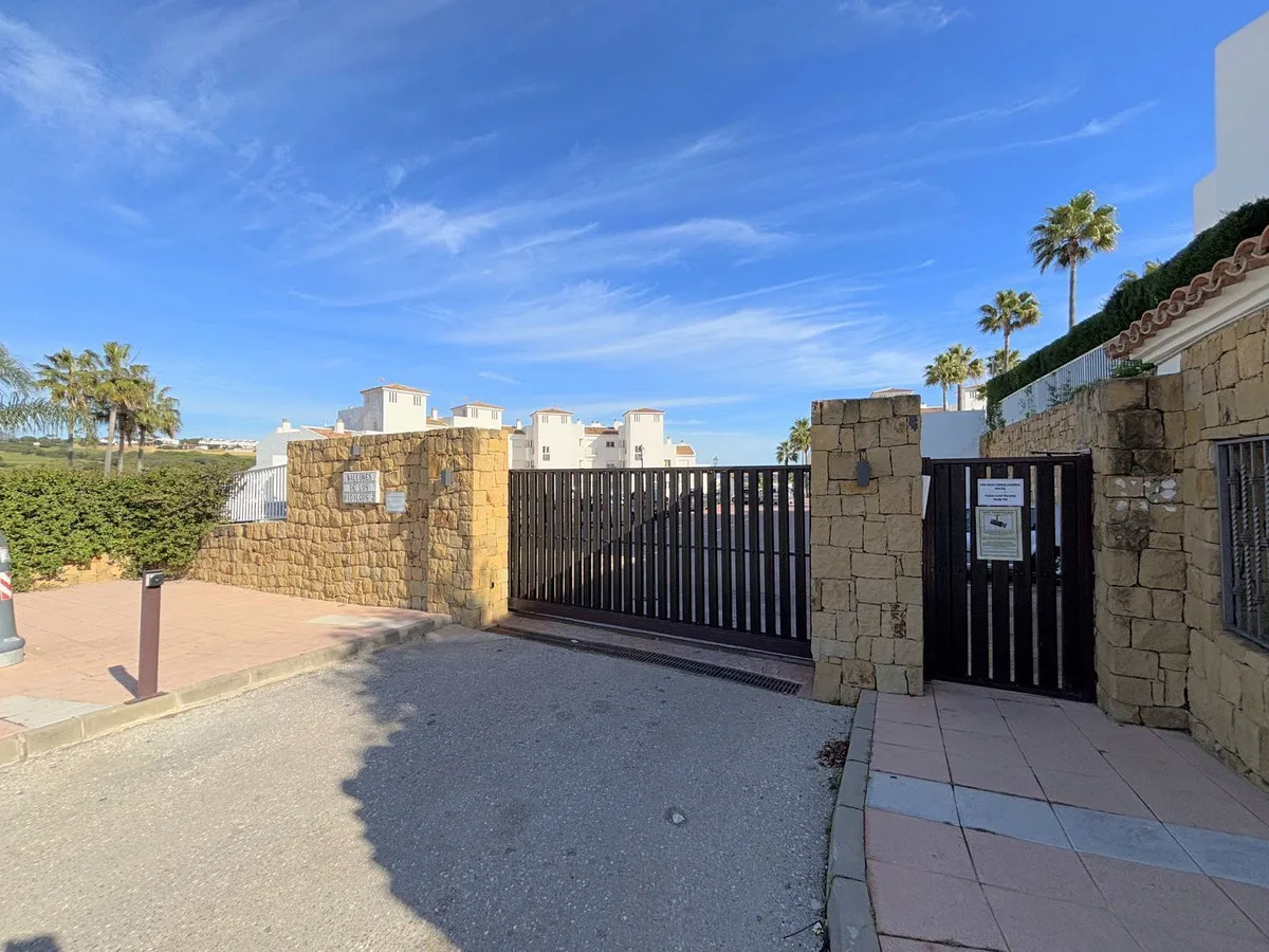 a1a60371-ebde-45cc-9fff-633a5bb26bce