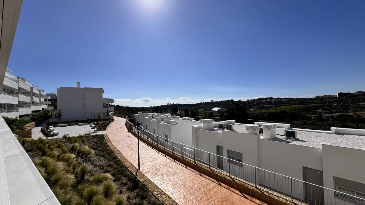 9e89b832-74a1-46d5-9c5a-344cc003d205