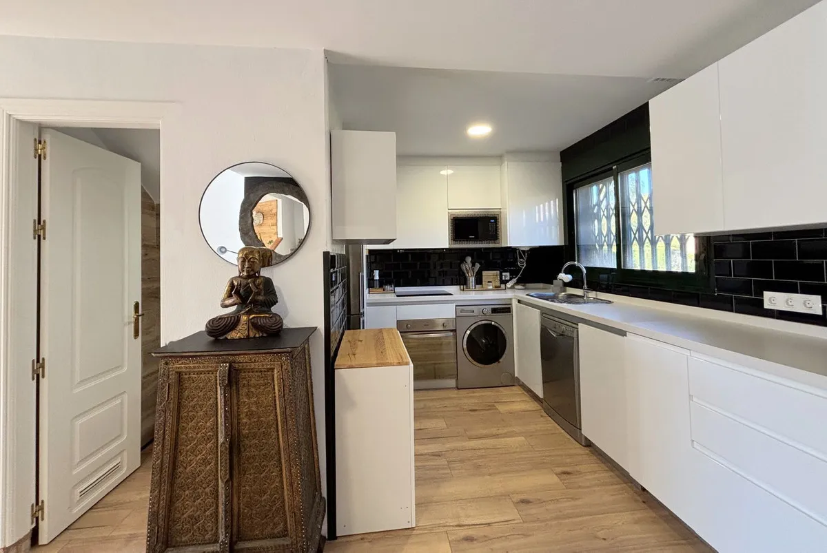 46dd7a0a-9331-43c3-a71c-53569e0d2037